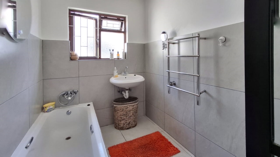 3 Bedroom Property for Sale in Parow Western Cape